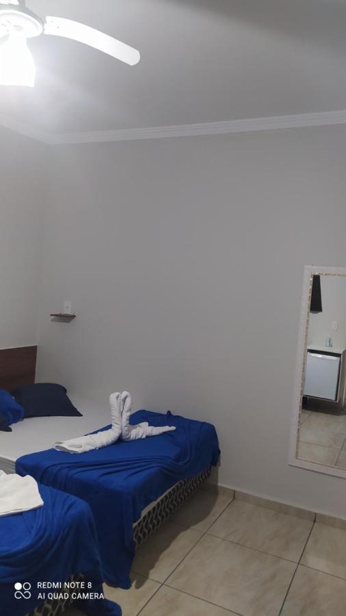אפרסידה Pousada Quarto Com Frigobar,Ar E Garagem Gratuita מראה חיצוני תמונה